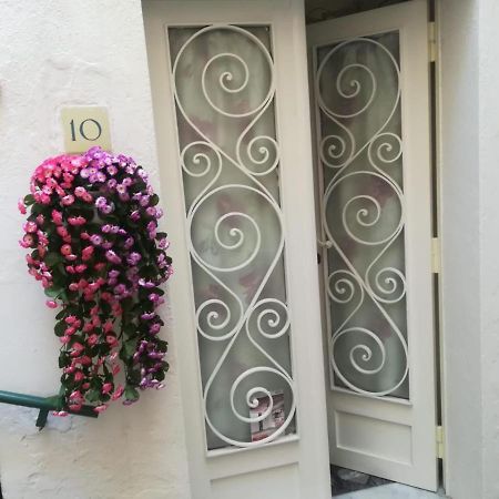 Casa Vacanze Flora В'єтрі Екстер'єр фото