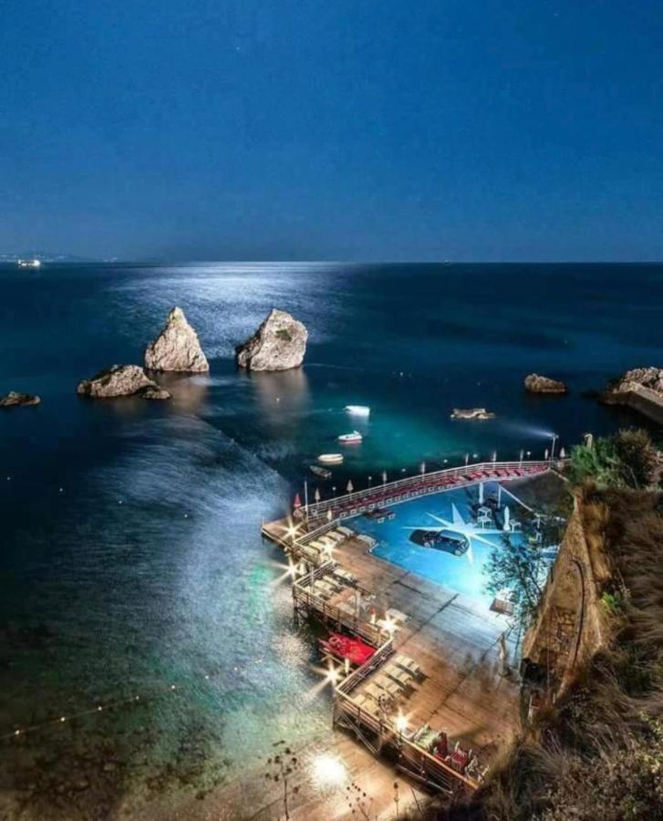Casa Vacanze Flora В'єтрі Екстер'єр фото
